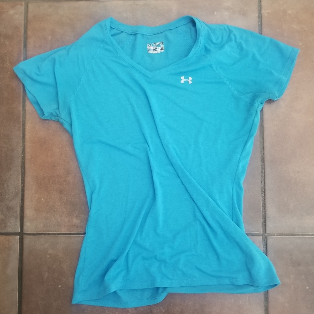 Under Armour UA Tech Heat Gear V Neck Shirt S